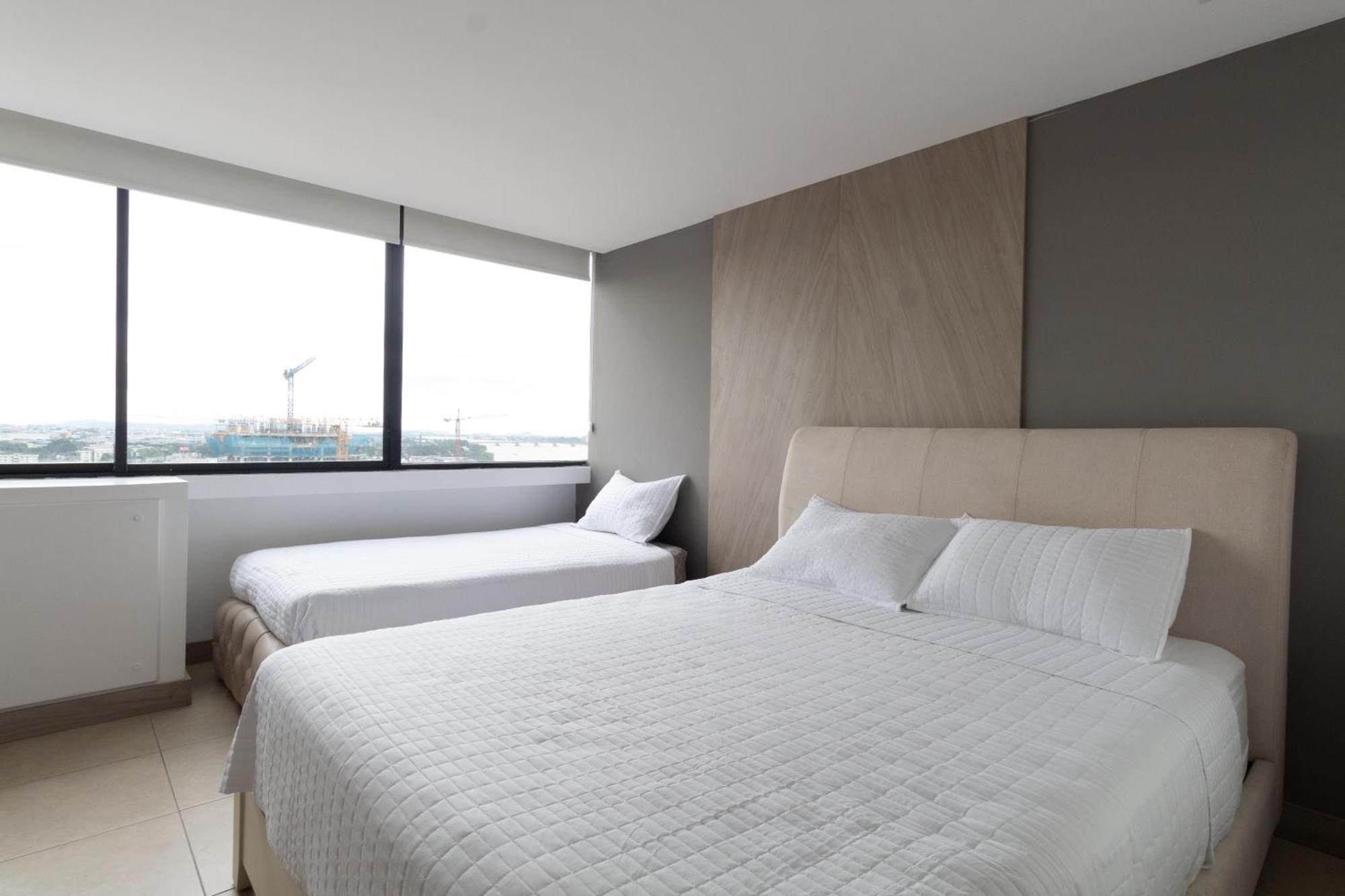 Puerto Santa Ana Luxury Suites Гуаякиль Экстерьер фото